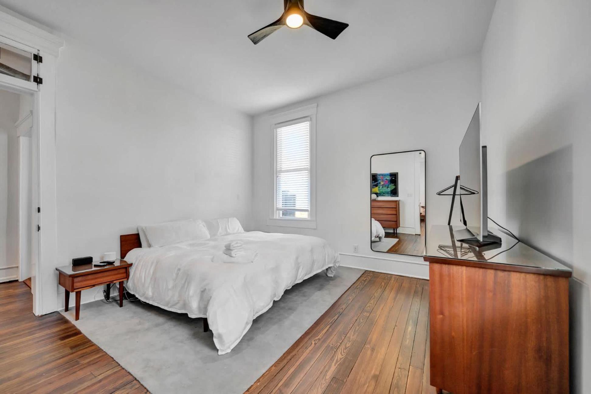 Charming Steps From Spots * Louisville
