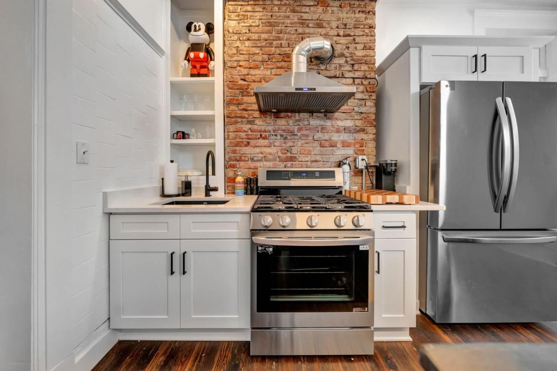 Apartment Charming Steps From Spots Louisville