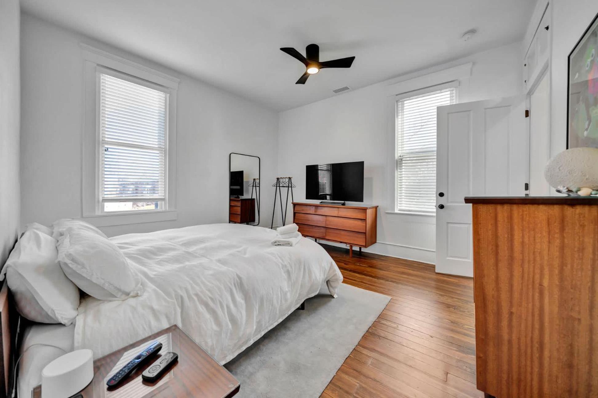 Apartment Charming Steps From Spots *