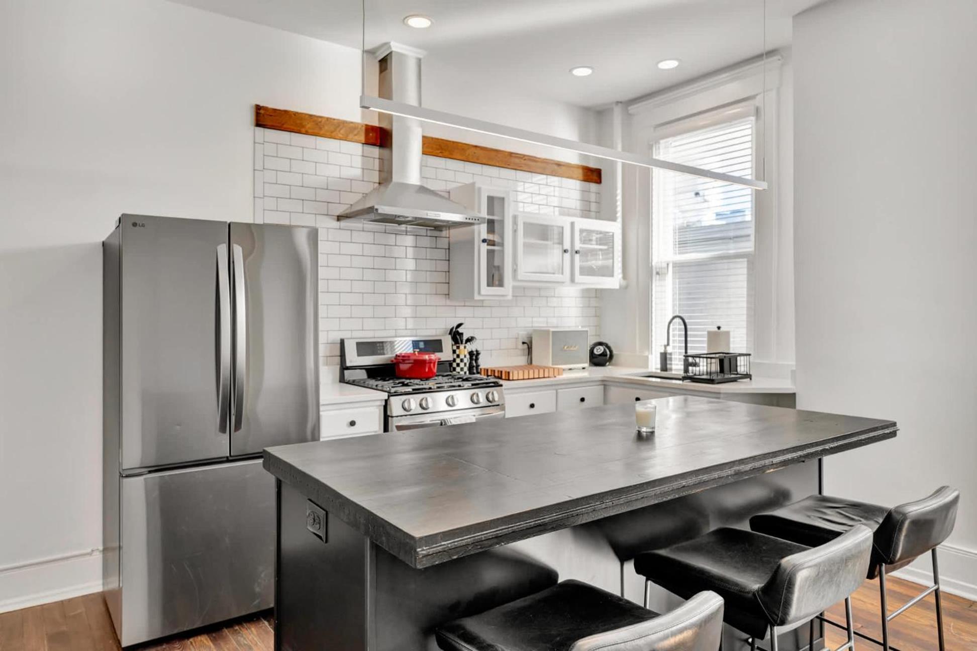 Apartment Charming Steps From Spots Louisville